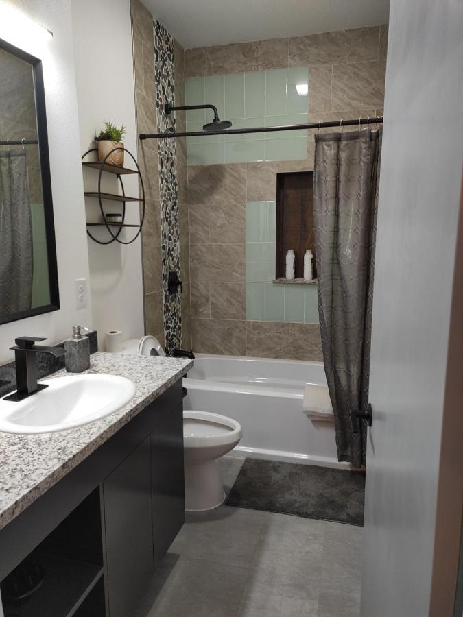 New House With Comfortable King Beds Medford Exterior foto